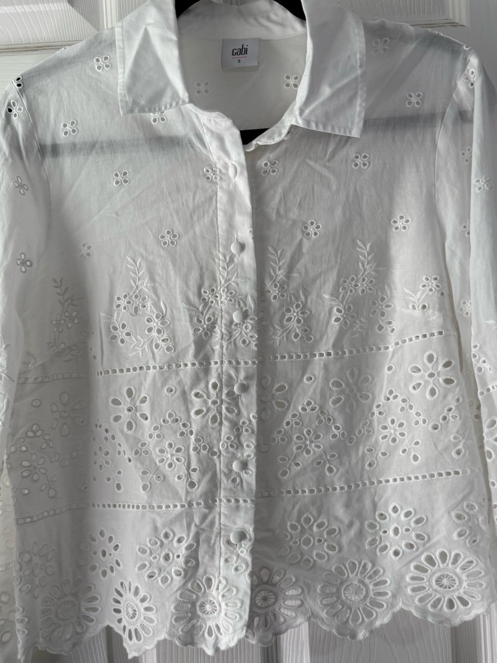 cabi Coastal White Cotton "Coast Top" Eyelet Lace Blouse size Small Boho Light